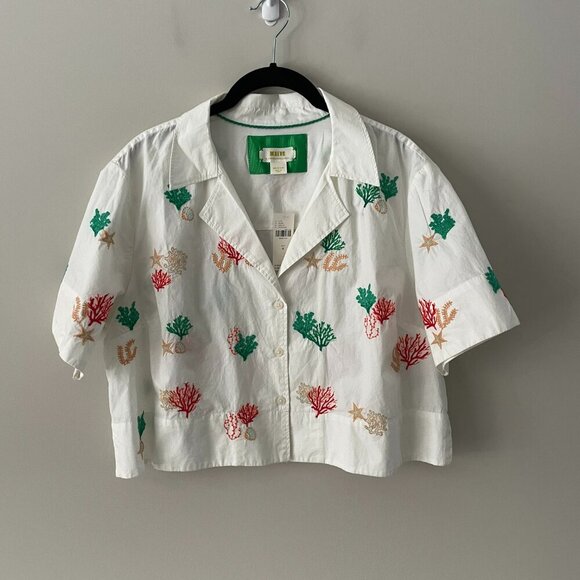 Maeve White Crop Top with Colorful Coral Print - Picture 2 of 9